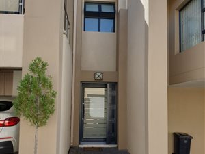 3 Bed Duplex in Oaklands