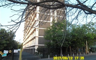 2 Bedroom Flat in Weavind Park