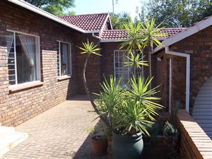 5 Bed House in Newlands