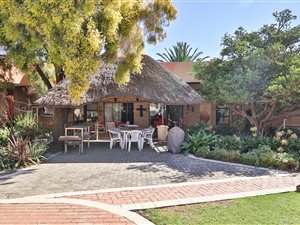 19 Bed House in Langenhoven Park