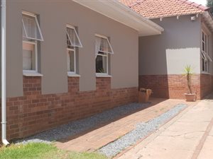 8 Bed House in Eastwood