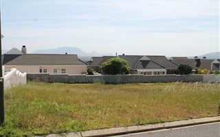 829 m² Land available in Zevenwacht
