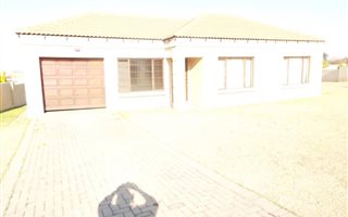 3 Bedroom Townhouse in Jackaroo Park