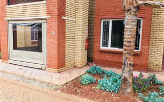 2 Bedroom Cluster in Die Hoewes
