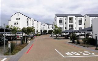 2 Bedroom Apartment in Somerset West Central