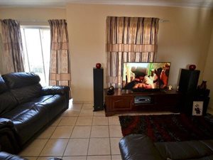 3 Bed Townhouse in Oukraal Estate