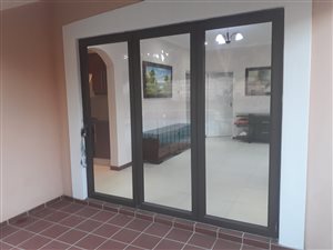 2 Bed Garden Cottage in Manors
