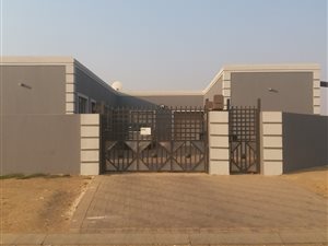 7 Bed House in Kwa Thema