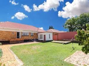 3 Bed House in Franklin Roosevelt Park