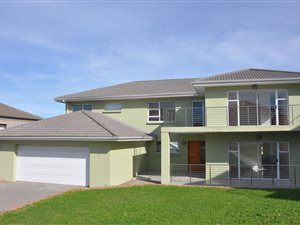 6 Bed House in Lovemore Heights