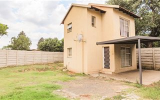 2 Bedroom Townhouse in Vanderbijlpark CW