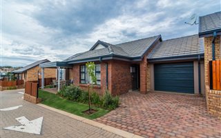 3 Bedroom House in Mooikloof Equestrian Estate