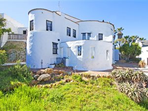 10 Bed House in Capri