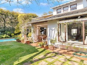 4 Bed Townhouse in Melrose North