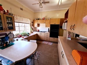 3 Bed House in Suidrand
