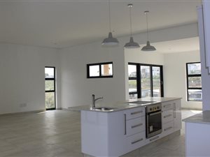 4 Bed House in Tinley Manor and surrounds
