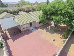 3 Bed House in Brackendowns