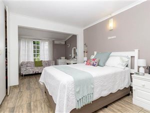 3 Bed Duplex in Malvern