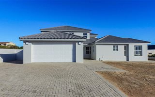 4 Bedroom House in Myburgh Park