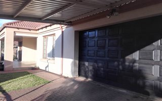 3 Bedroom House in Doornpoort and surrounds