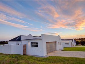 3 Bed House in Blanco