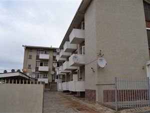 2 Bed Apartment in Quigney