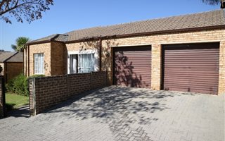 3 Bedroom Townhouse in Honeydew Manor