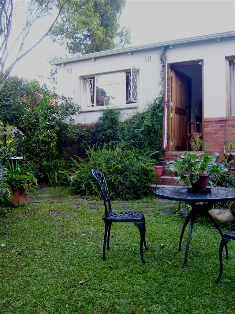 3 Bedroom House in Prestbury photo number 23
