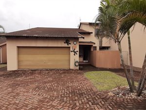 3 Bed Apartment in Veld En Vlei