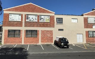 2400 m² Industrial space in Athlone