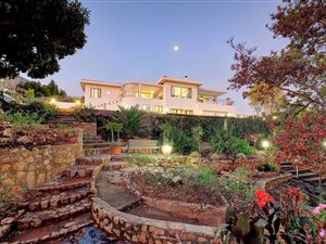 5 Bed House in Westcliff