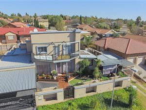 3 Bedroom House in Heuweloord