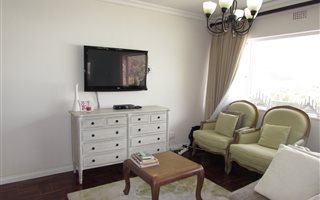 2 Bedroom Apartment in Hout Bay and surrounds