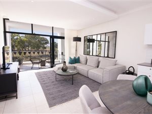 3 Bed Apartment in Paardevlei