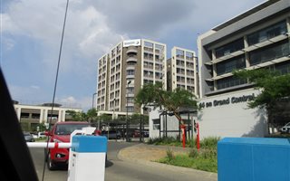 1000 m² Office Space in Vorna Valley