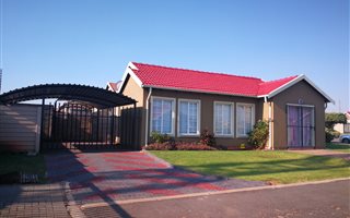 3 Bedroom House in Kempton Park West