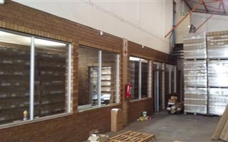 970 m² Industrial space in Benrose