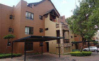 2 Bedroom Apartment in Pineslopes