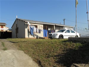 2 Bed House in Trenance Manor