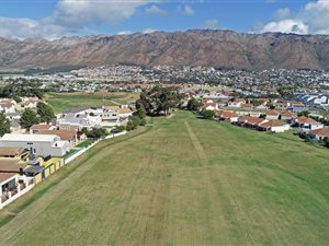 3 Bed House in Fairview Golf Estate