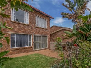 3 Bed Townhouse in Rooihuiskraal