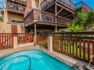 7 Bed House in Mossel Bay Central