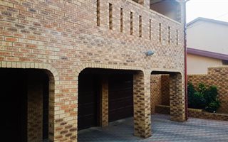 6 Bedroom House in Diepkloof