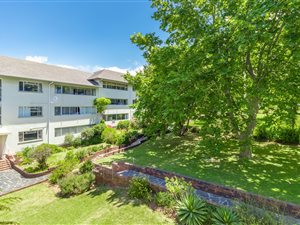 2 Bed Apartment in Kenilworth