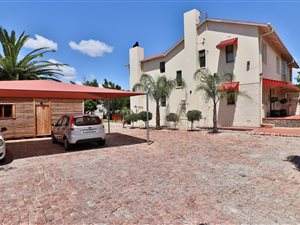4 Bed House in Paarl
