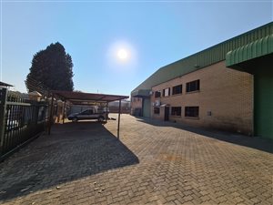 972 m² Industrial space in Laser Park