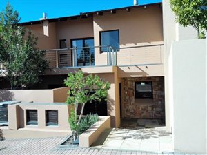 2 Bed Apartment in Oubaai and surrounds