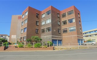 2 Bedroom Apartment in Amanzimtoti