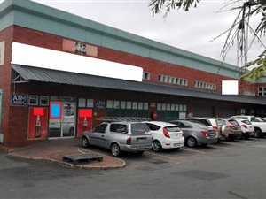 1420 m² Commercial space in Stamford Hill