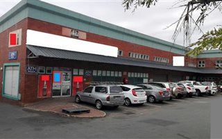 1420 m² Commercial space in Stamford Hill
